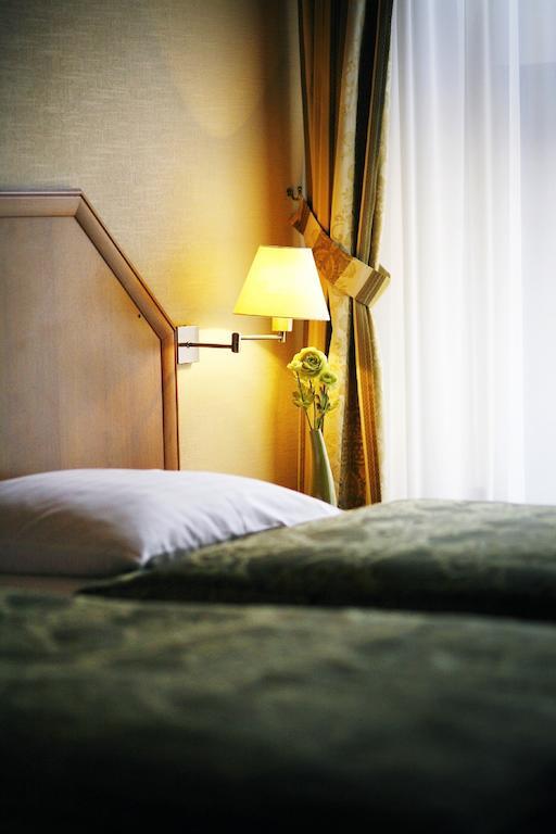Hotel Zorza Namyslow Bilik gambar
